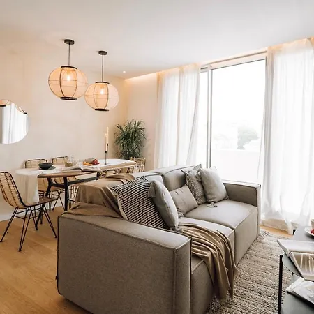 Piombino - 2 Bedrooms And Terrace In Alvalade