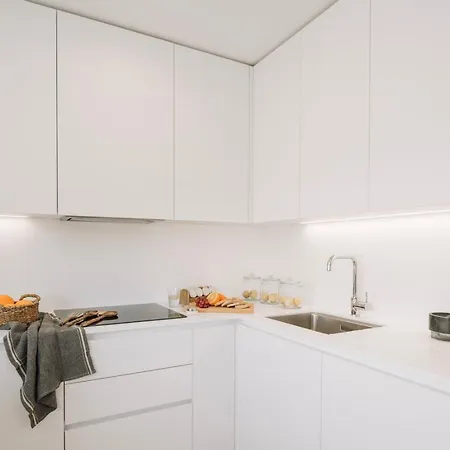 Piombino - 2 Bedrooms And Terrace In Alvalade *