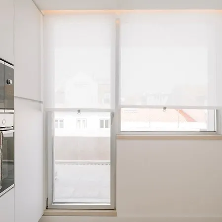 Piombino - 2 Bedrooms And Terrace In Alvalade * Lisbon