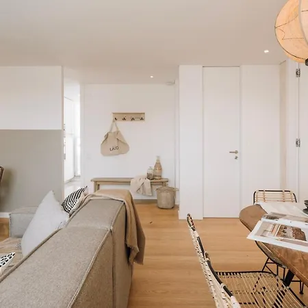Piombino - 2 Bedrooms And Terrace In Alvalade *