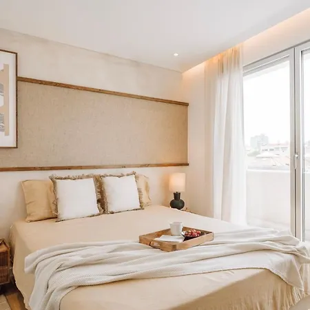 Apartment Piombino - 2 Bedrooms And Terrace In Alvalade Lisbon